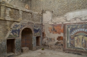 Fresco depicting gladiator battle discovered in Pompeii tavern