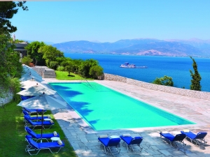 The Essential Archaeology of Greece