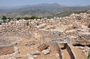 The Essential Archaeology of Greece