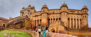 Maharajas and Moghuls